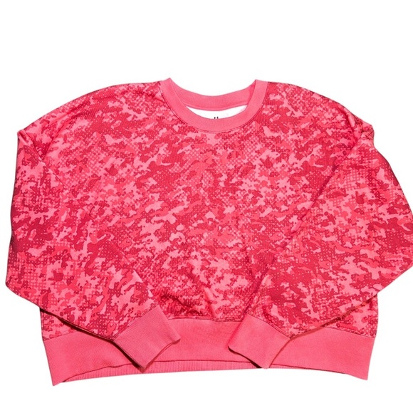 Under Armour Sweaters - Pink Camo Sweatshirt Fall Layering NWT Athleisure Size Large